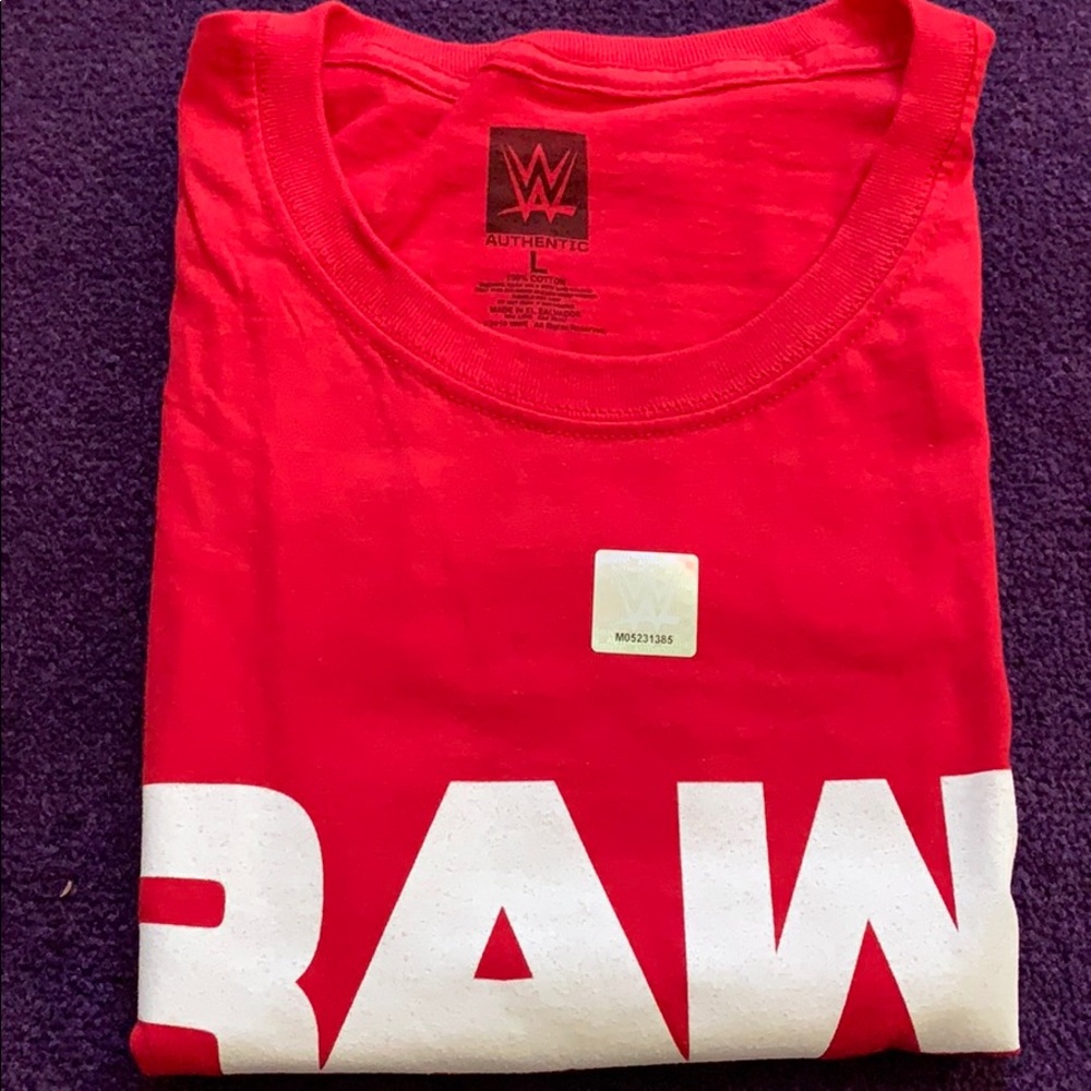 WWE RAW Tee Large NWT